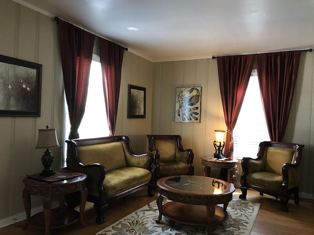 Sassafras Inn
