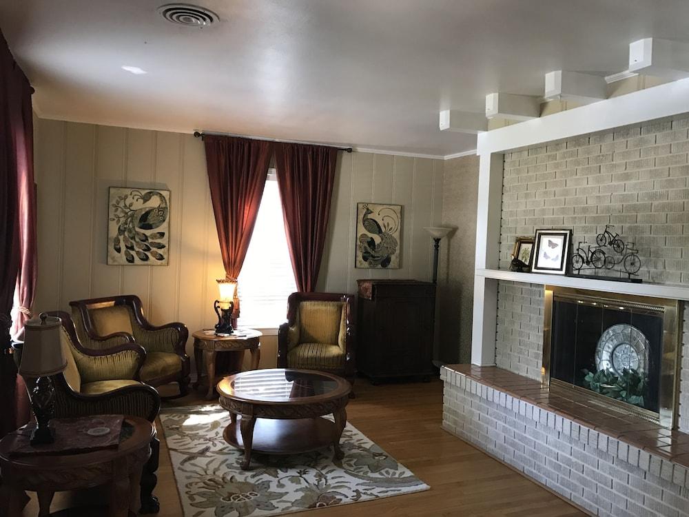Sassafras Inn