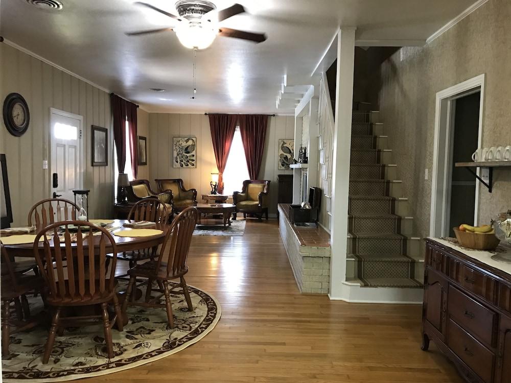 Sassafras Inn