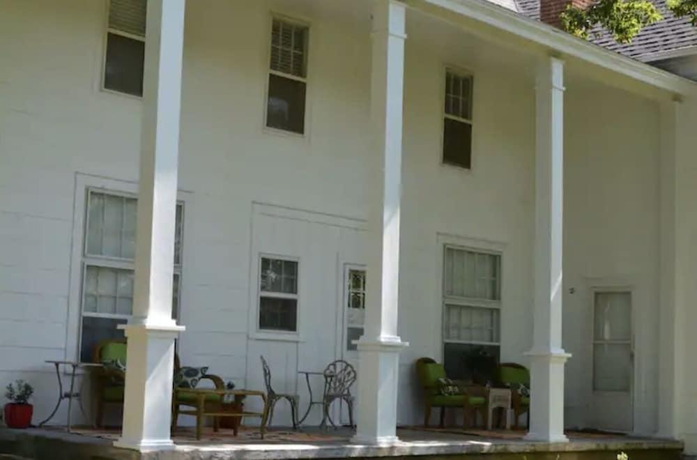 Sassafras Inn