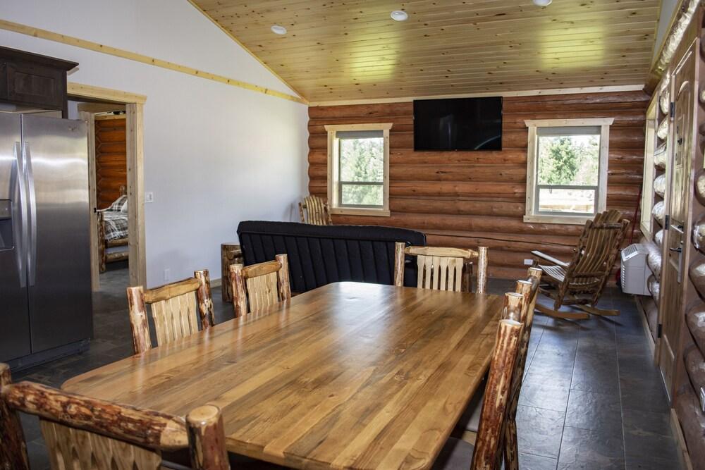 Bonners Ferry Log Inn