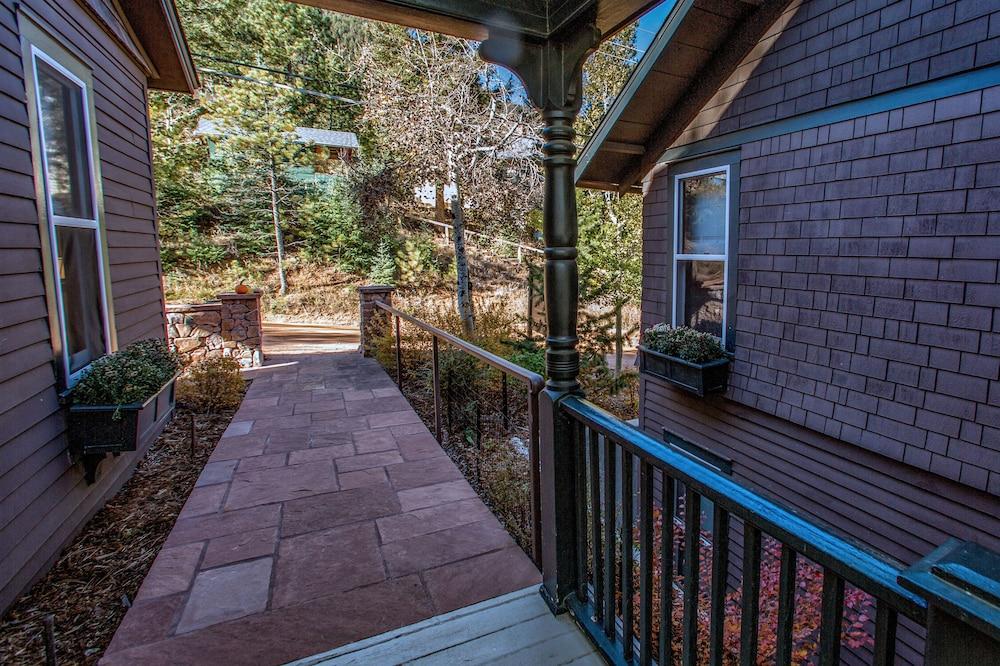 The Outlook Lodge