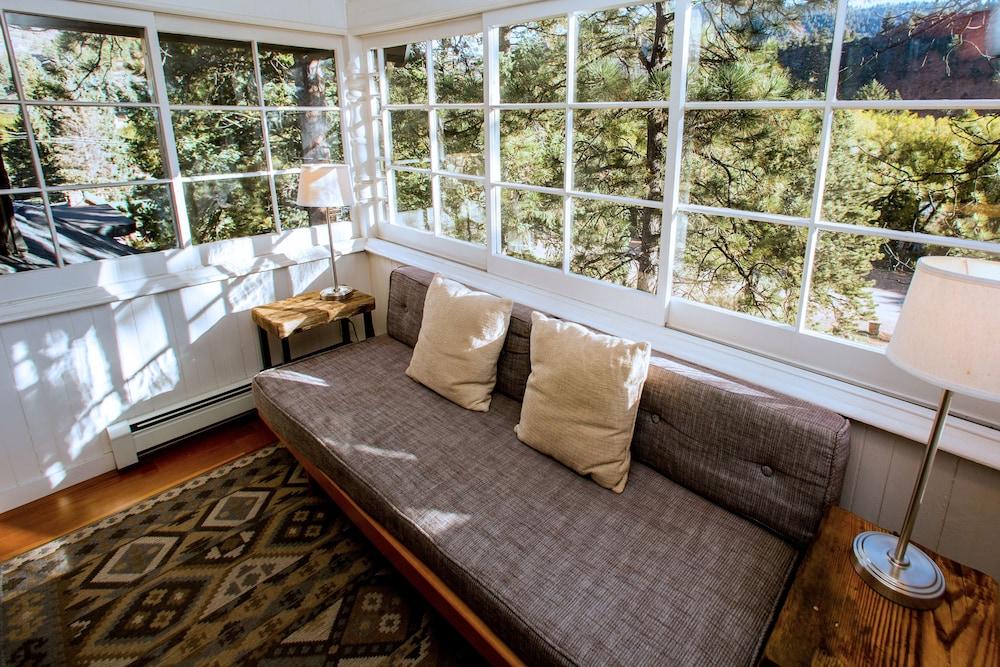 The Outlook Lodge