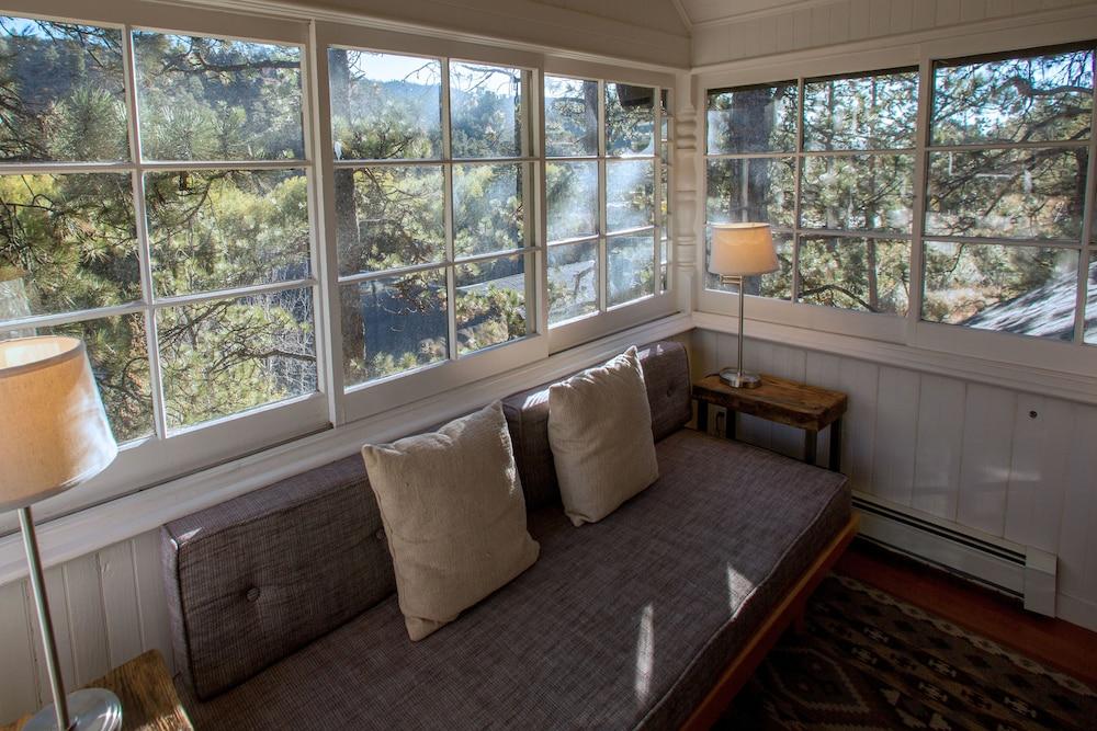 The Outlook Lodge