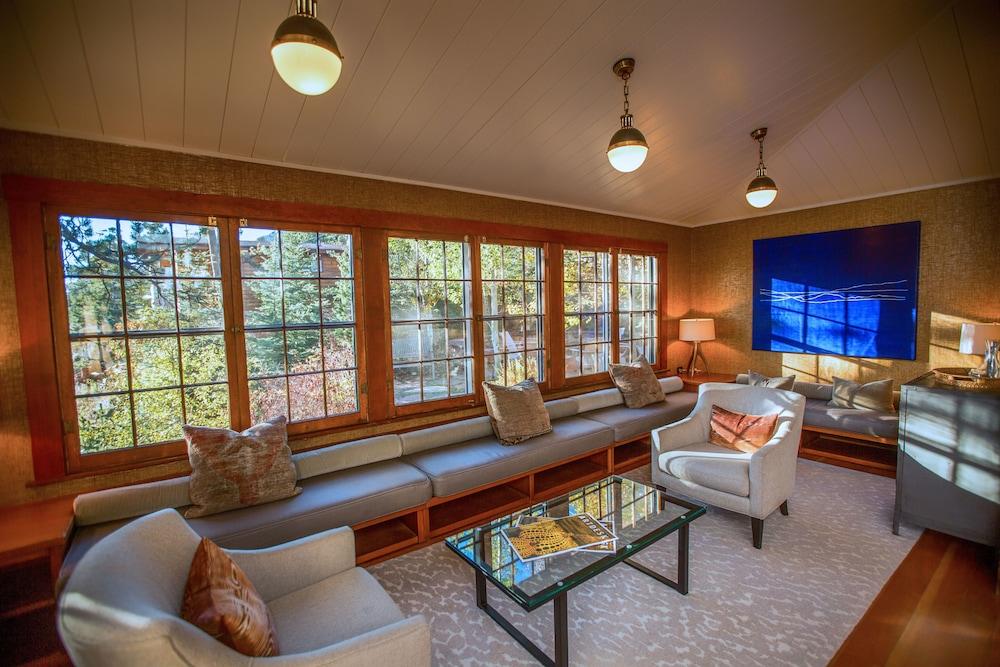 The Outlook Lodge