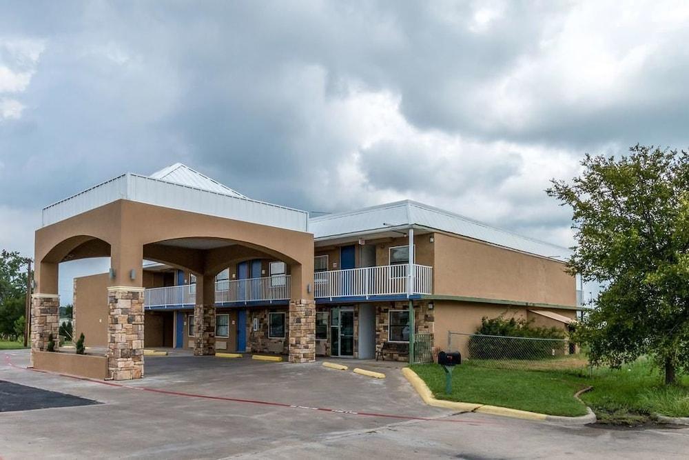 Super 8 by Wyndham Mineral Wells