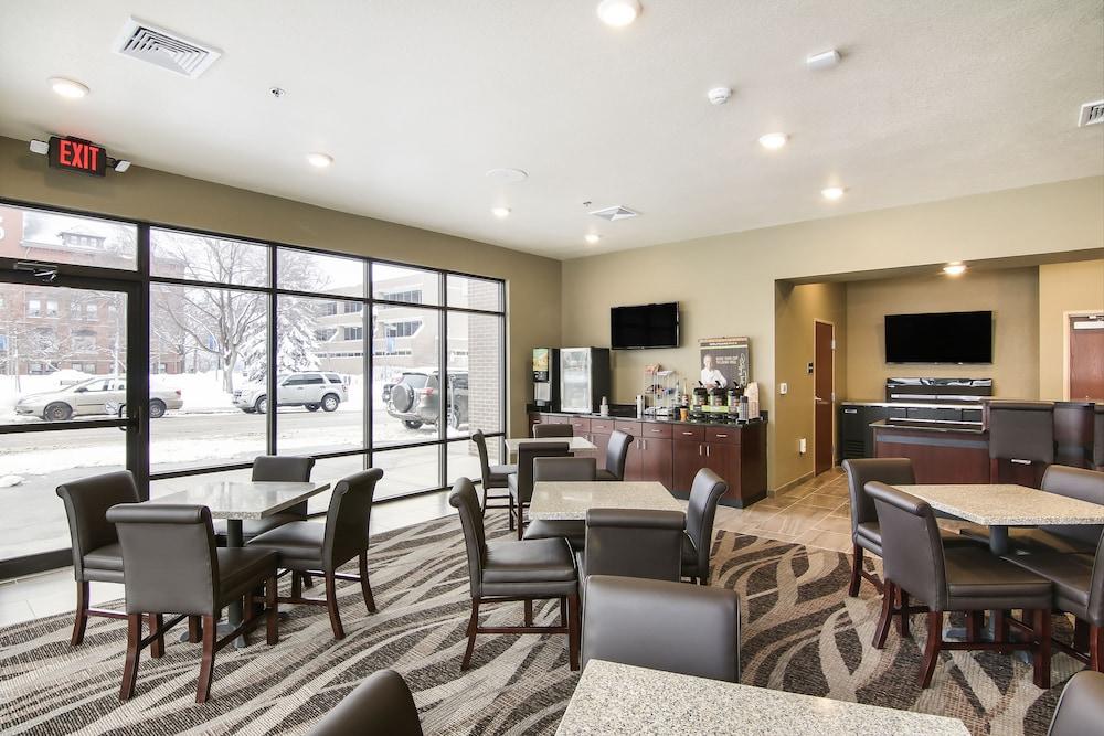Cobblestone Inn & Suites Menomonie