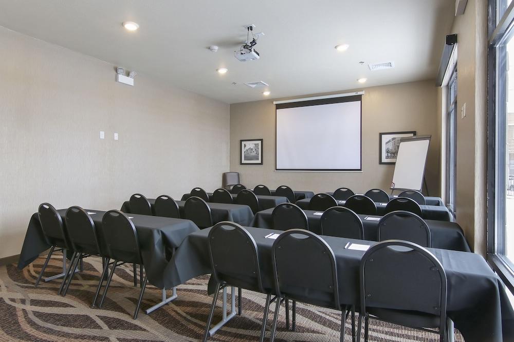 Cobblestone Inn & Suites Menomonie