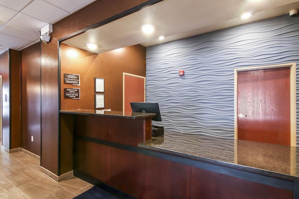 Cobblestone Inn & Suites Menomonie