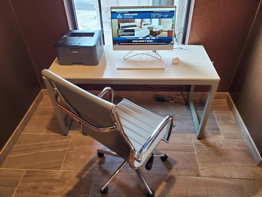 Cobblestone Inn & Suites Menomonie