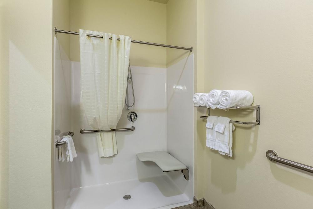 Cobblestone Inn & Suites Menomonie
