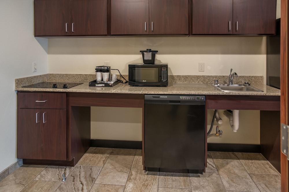 Cobblestone Inn & Suites Menomonie