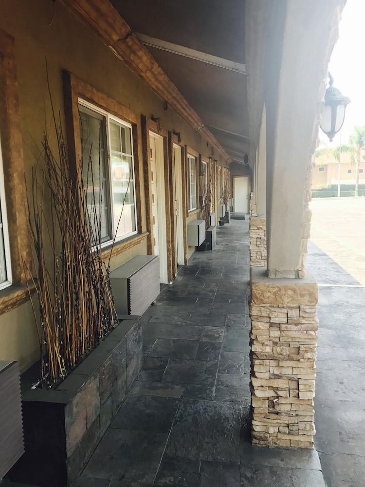 Royala Motel