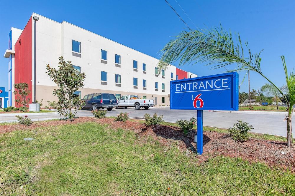 Motel 6 Texas City- I-45 South