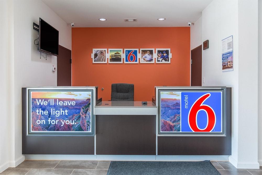 Motel 6 Texas City- I-45 South