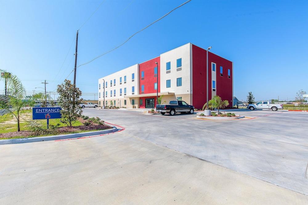 Motel 6 Texas City- I-45 South