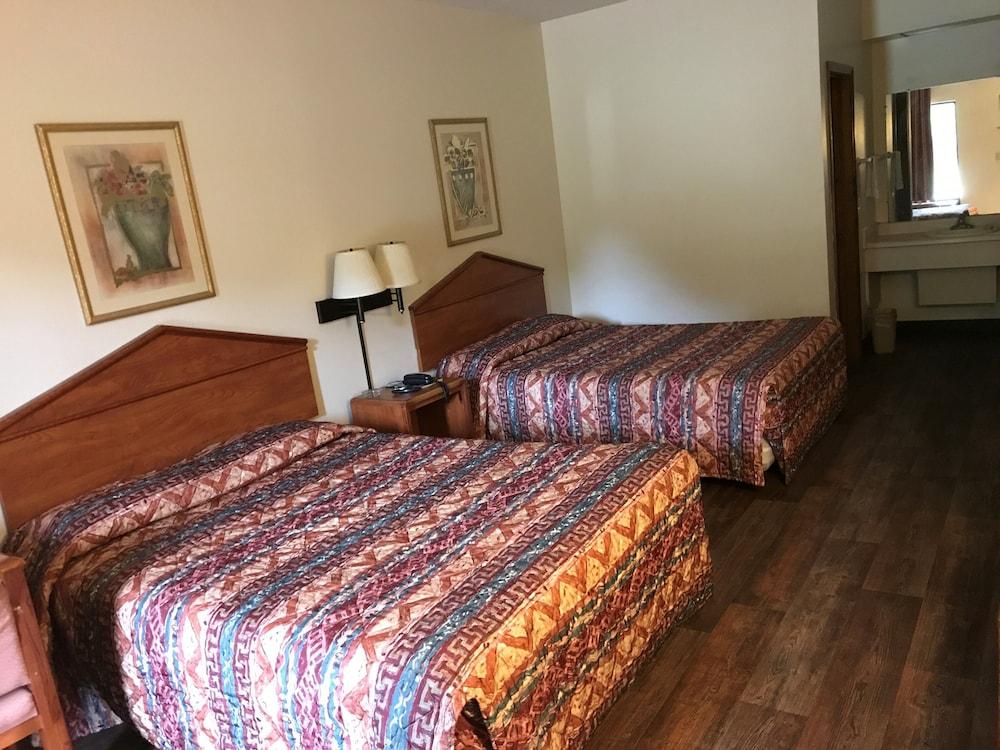 Rocky Creek Inn