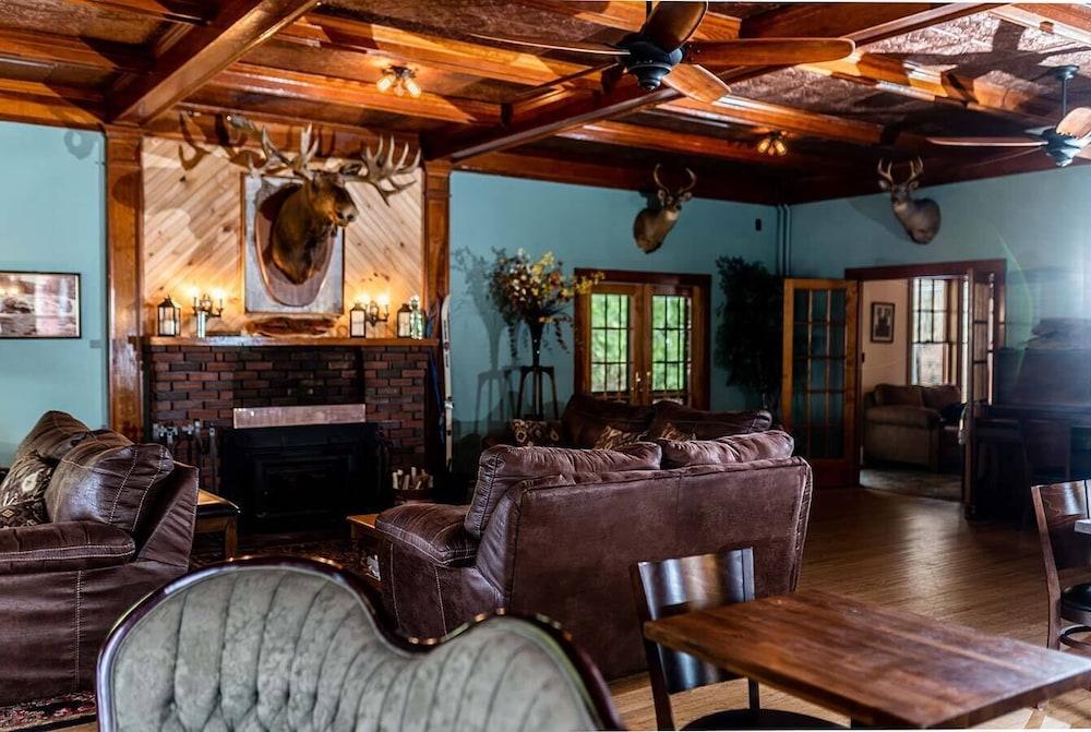 The Long View Lodge
