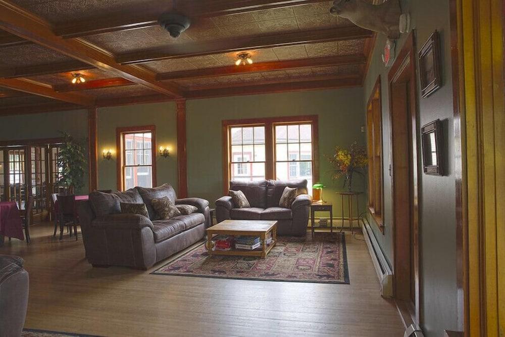 The Long View Lodge