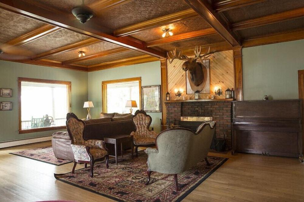 The Long View Lodge