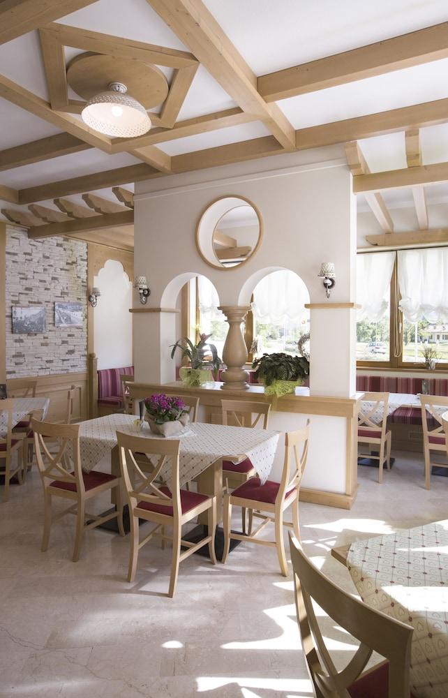 Alma Living Hotel