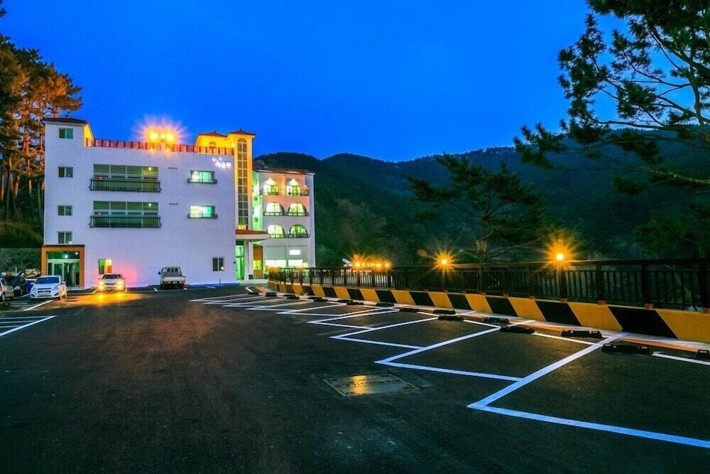 Tongyeong Beach Castle Hotel