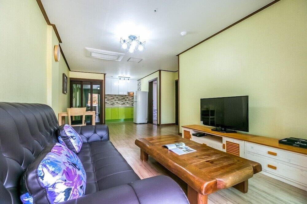 Tongyeong Beach Castle Hotel