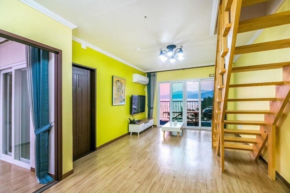 Tongyeong Beach Castle Hotel