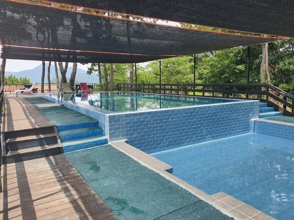 Tongyeong Beach Castle Hotel