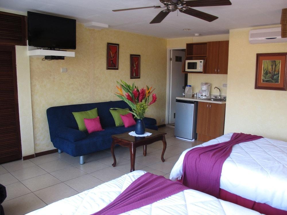 Las Cumbres Inn