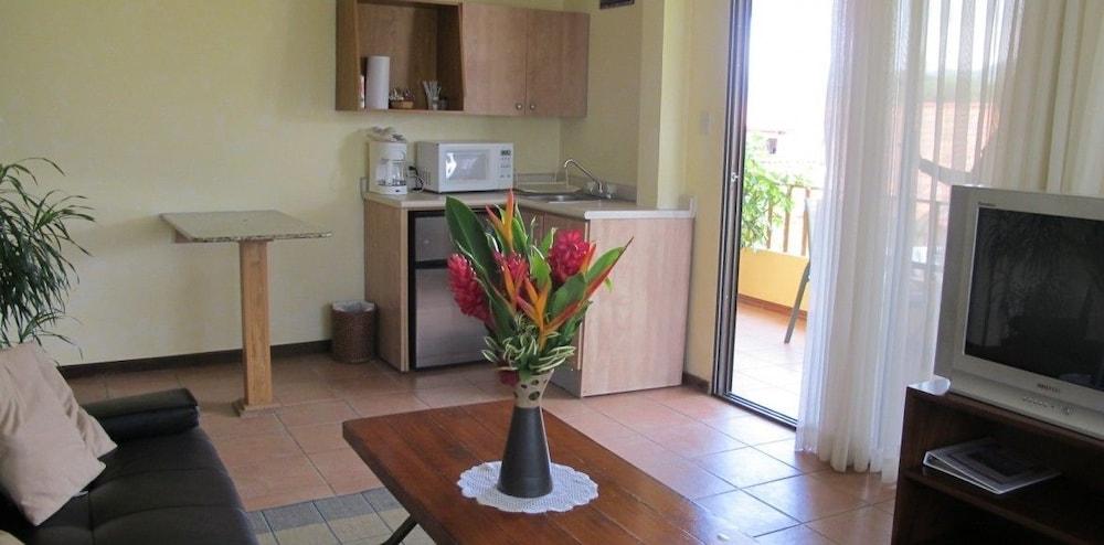 Las Cumbres Inn