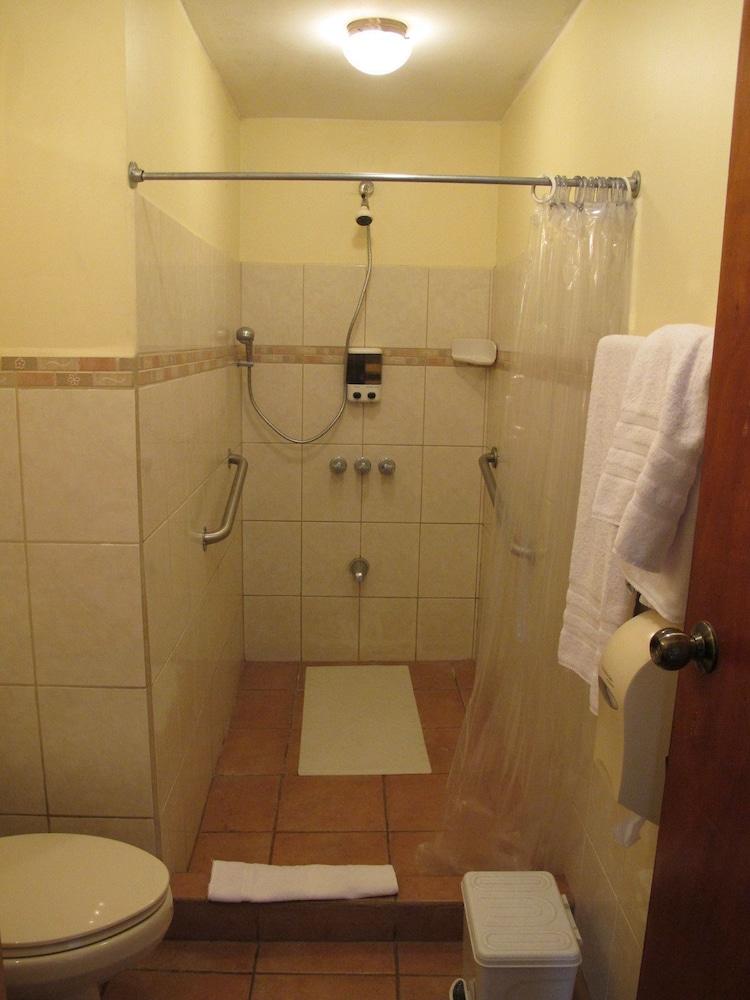Las Cumbres Inn