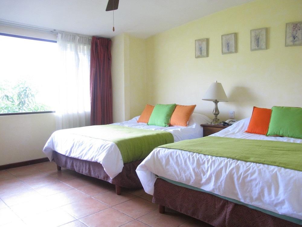 Las Cumbres Inn