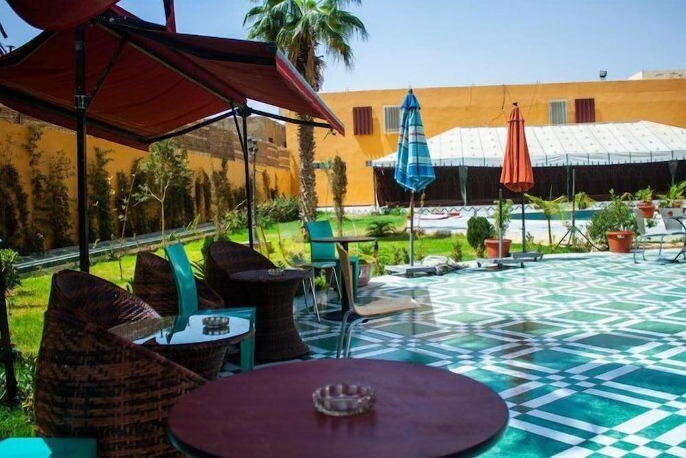 Royal Suites Hotel