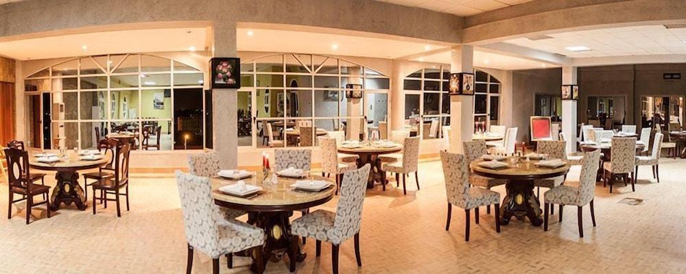 Royal Suites Hotel