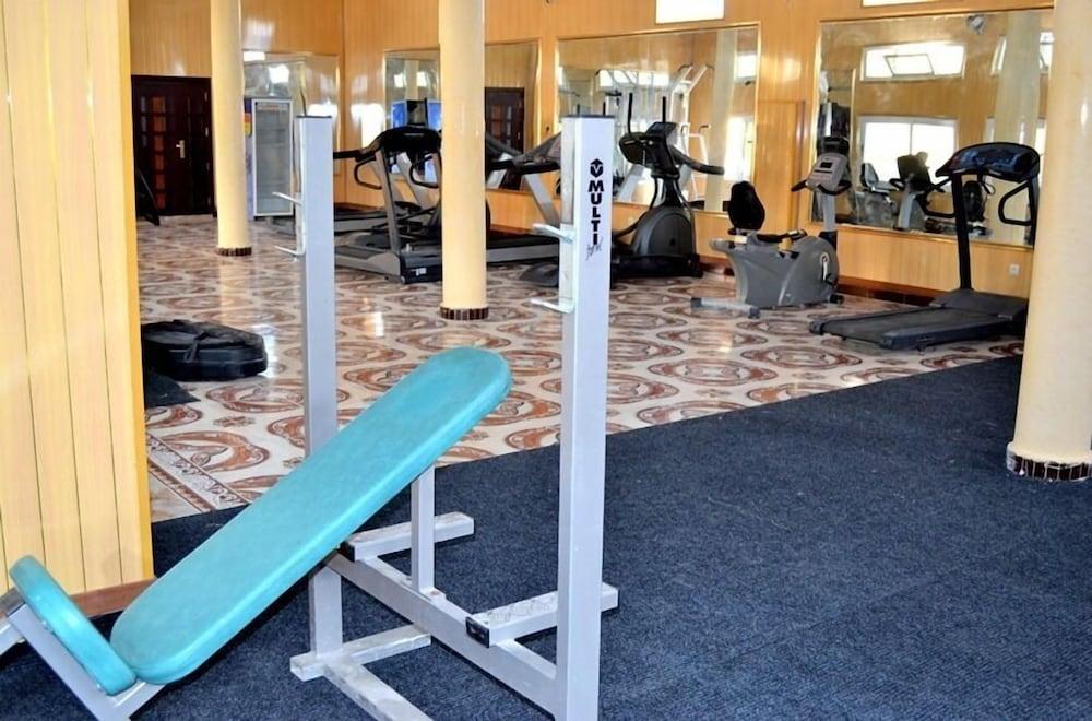 Royal Suites Hotel