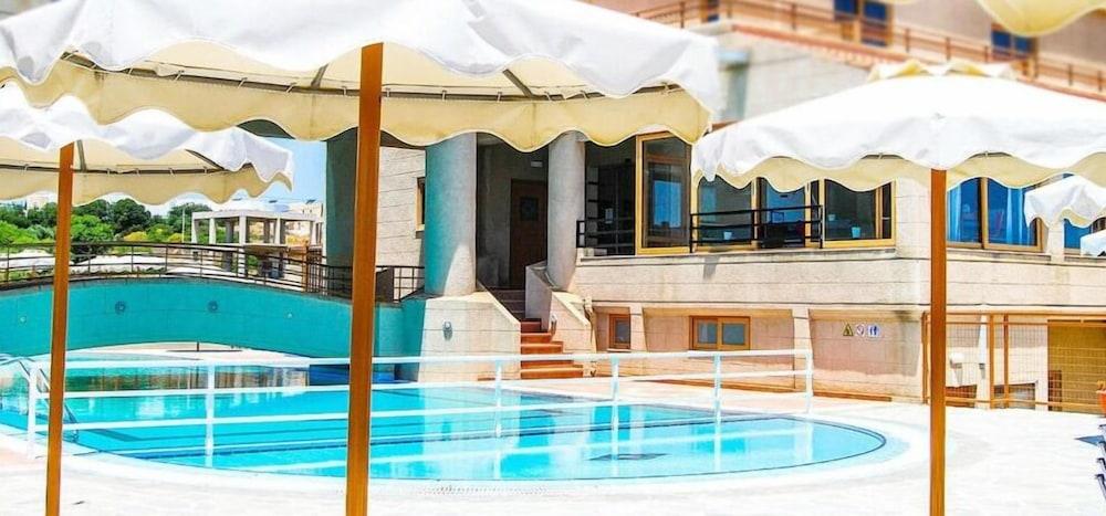 Ledras Beach Hotel