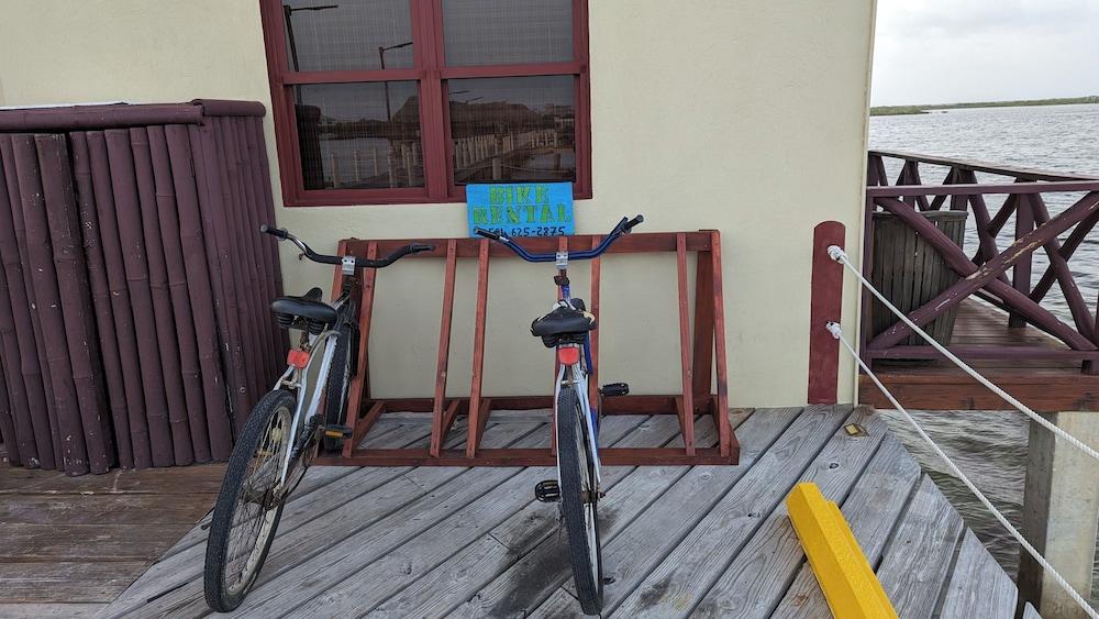 Lina Point Overwater Resort
