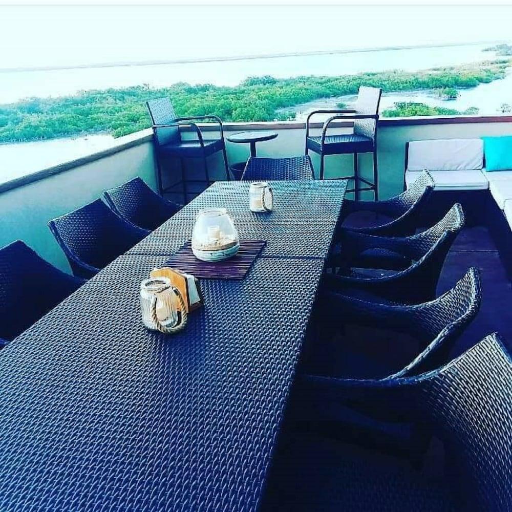 Lina Point Overwater Resort