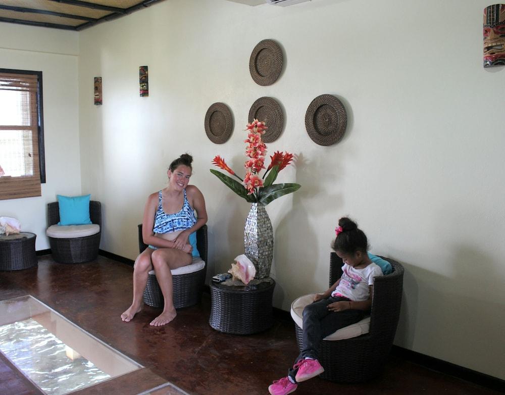 Lina Point Overwater Resort