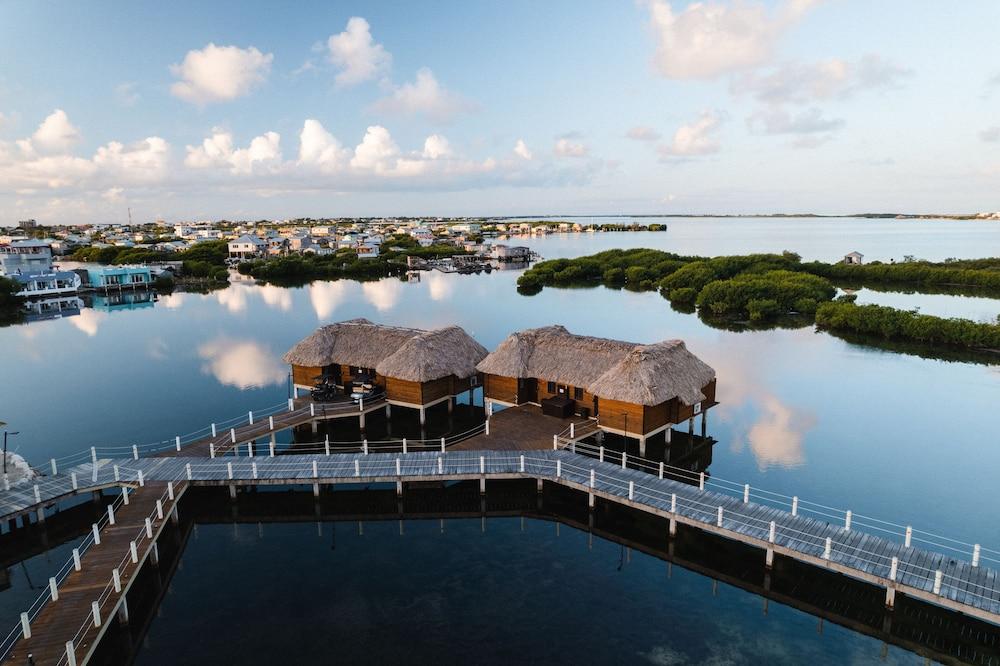 Lina Point Overwater Resort