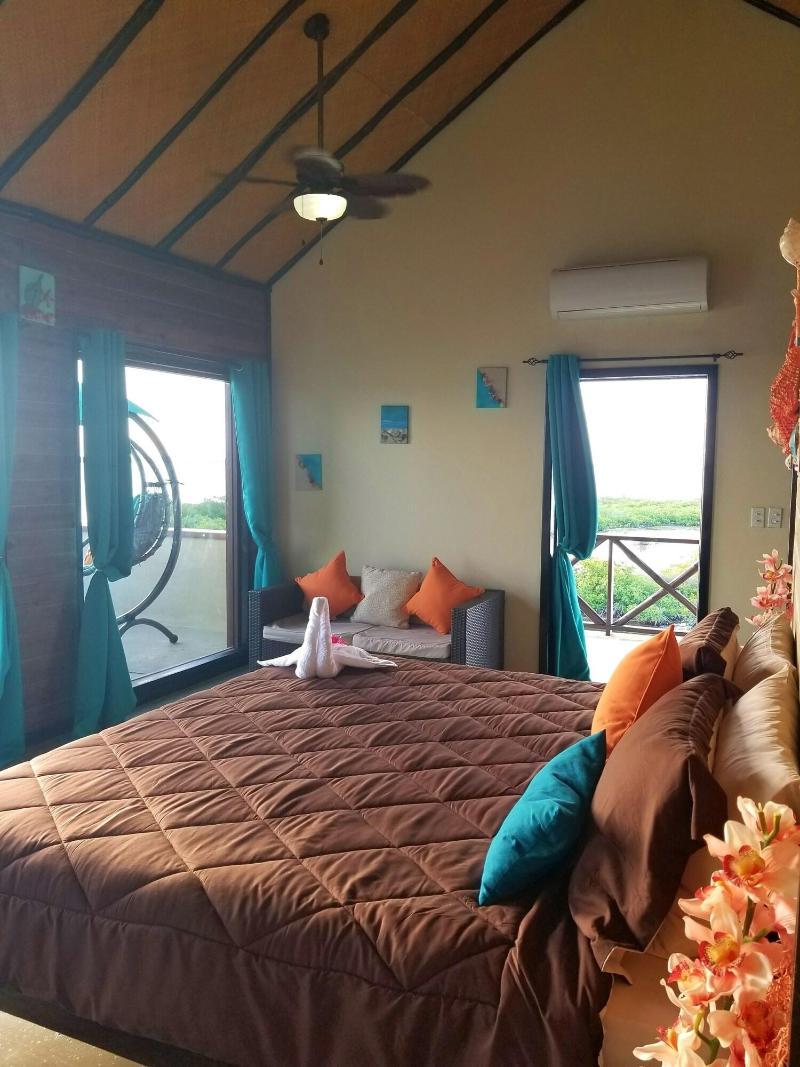 Lina Point Overwater Resort