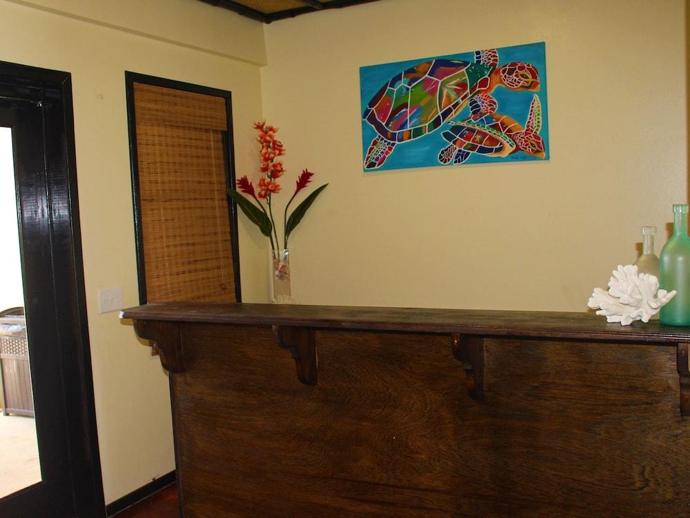Lina Point Overwater Resort