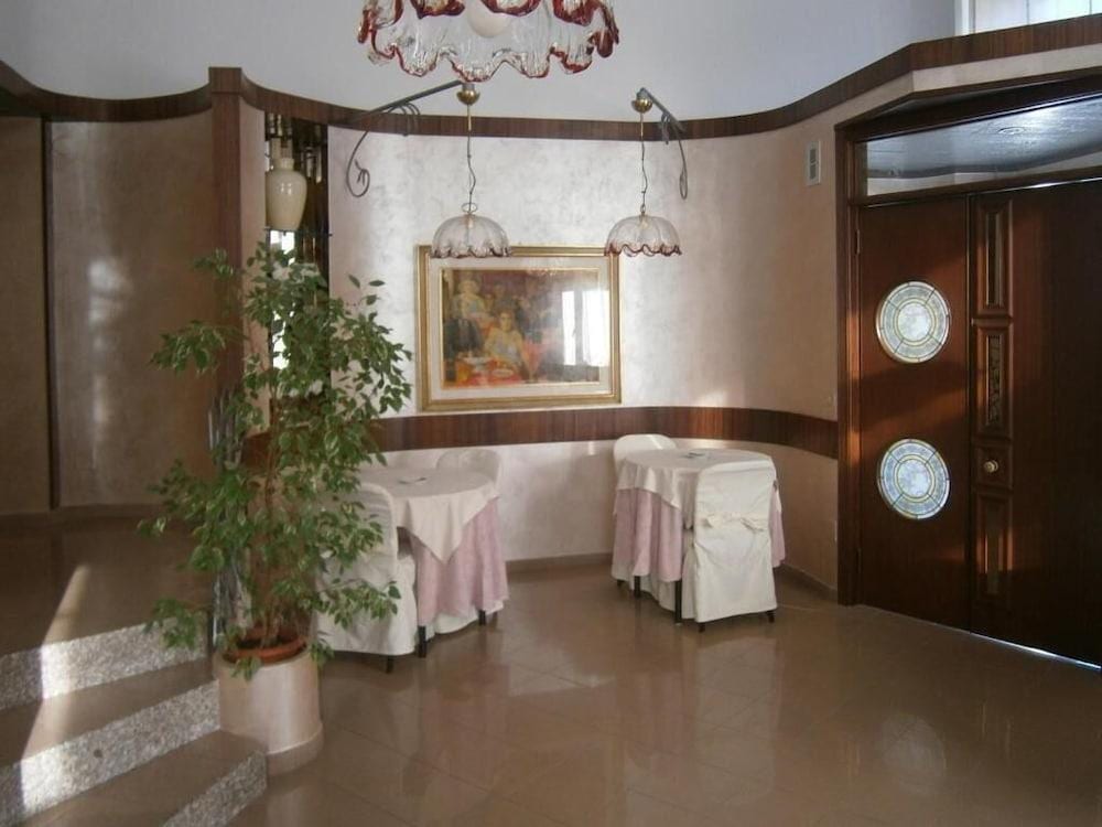 Hotel Corona