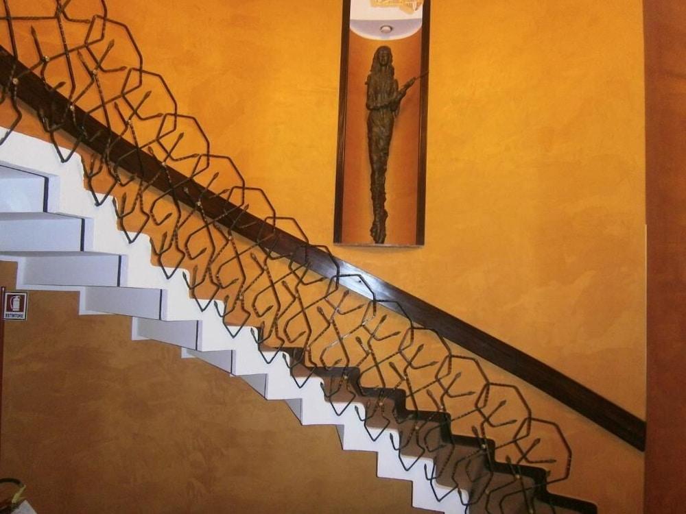 Hotel Corona