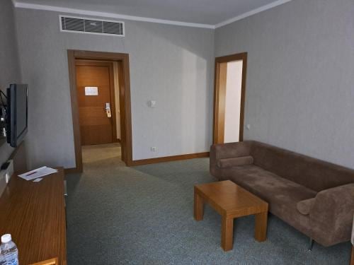 Grand Nur Plaza Hotel