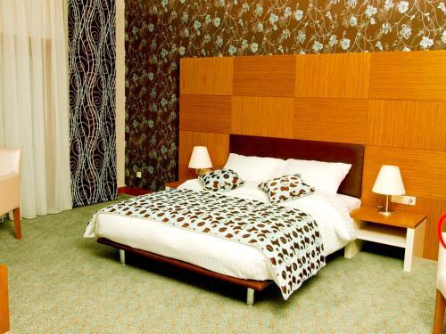 Grand Nur Plaza Hotel