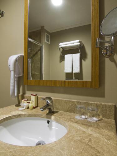 Grand Nur Plaza Hotel