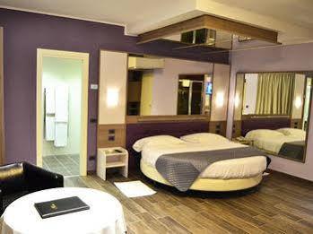Hotel Motel 2