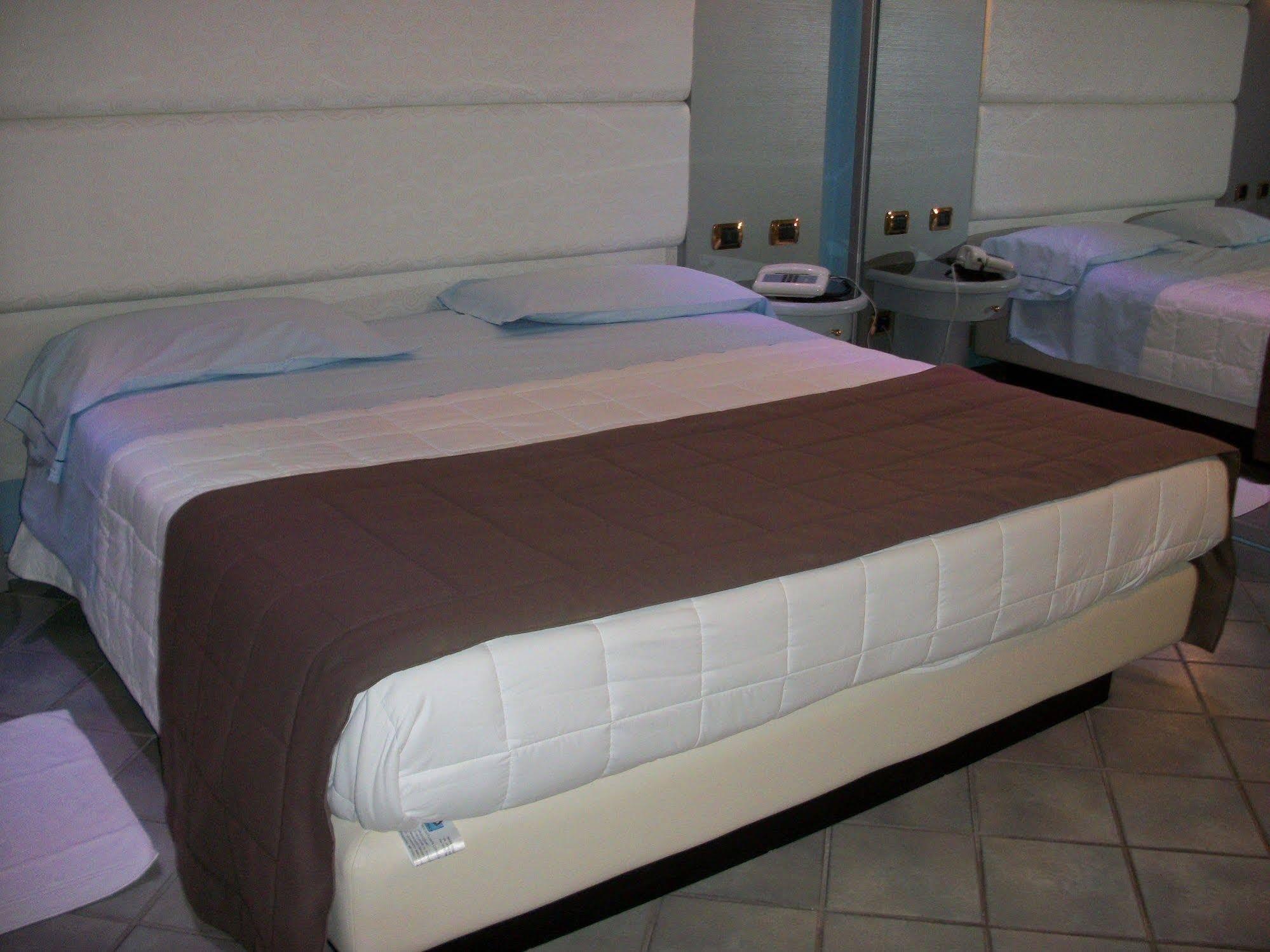 Hotel Motel 2